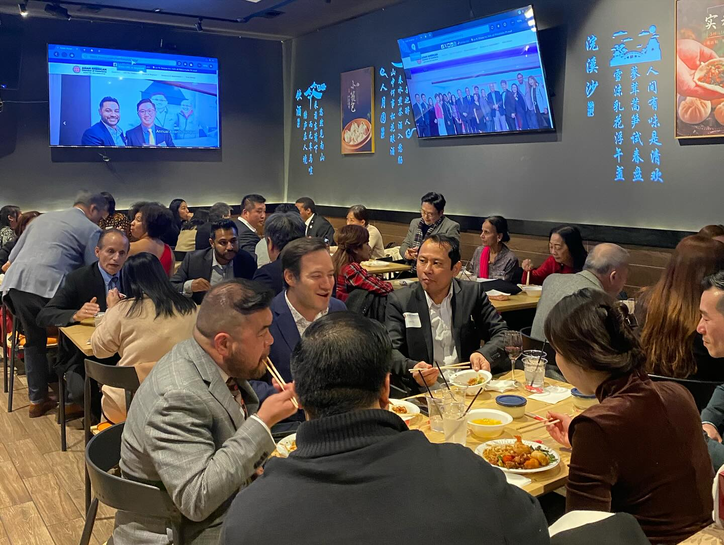AACCGP Members eating at Lion's Bar